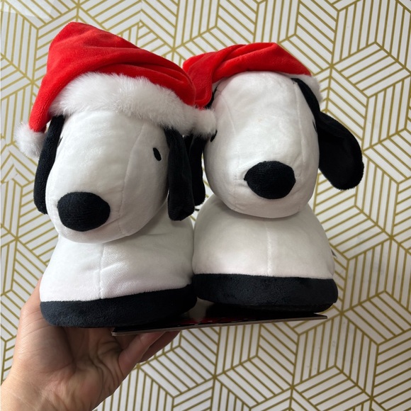 Peanuts Snoopy Holiday Slippers Womens 11-12 - Picture 1 of 6
